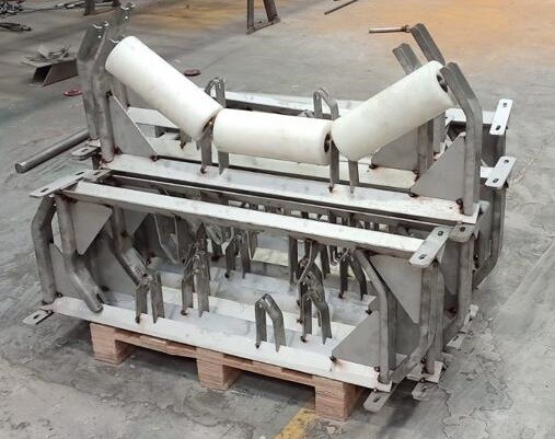 316 Stainless Conveyor Idler CEMA C5 30 in 35 deg Trough Idler