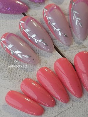 Aviva - Med. Almond, Smooth &amp; Glossy