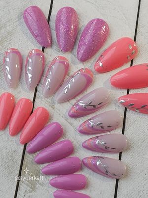Aviva - Med. Almond, Smooth &amp; Glossy