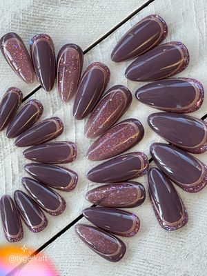 Arabella - Med. Almond, Smooth &amp; Glossy