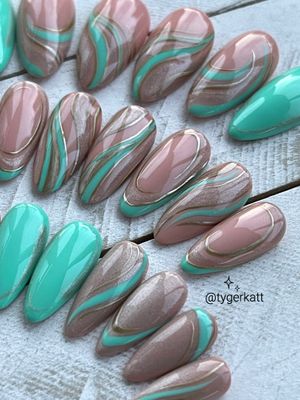 Adria - Med. Almond, Smooth &amp; Glossy