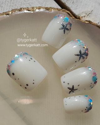 Brisa - Short Square, Smooth &amp; Glossy