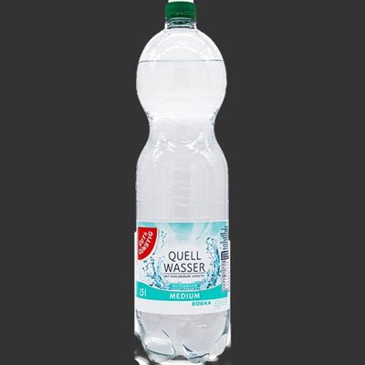 Wasser medium 1.5 l