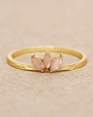 MUJA Ring peach moonstone three stones leave hammered gold plated size 56