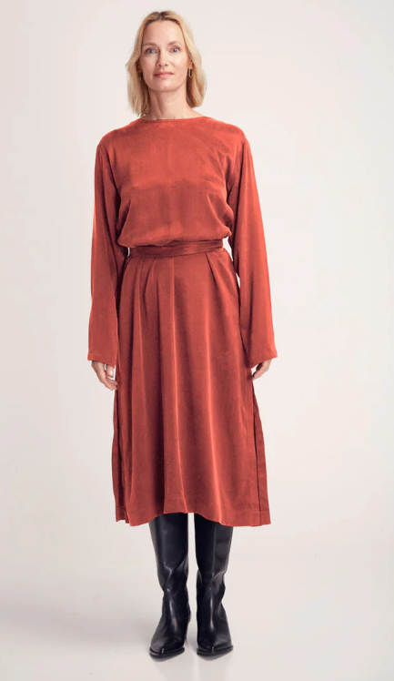 W25 SUIT 13 NASSI DRESS HENNA