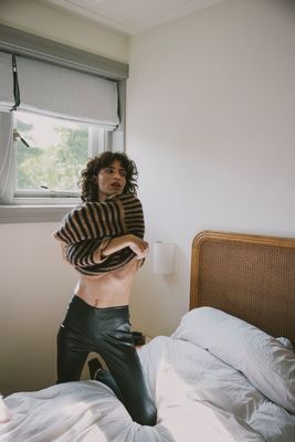 W26 MIREI HONFLEUR SWEATER CAMEL/NAVY