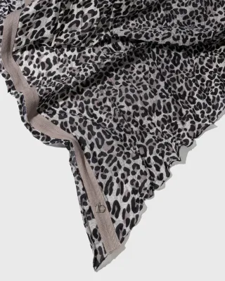 Z26 10 SCARF LEOPARD