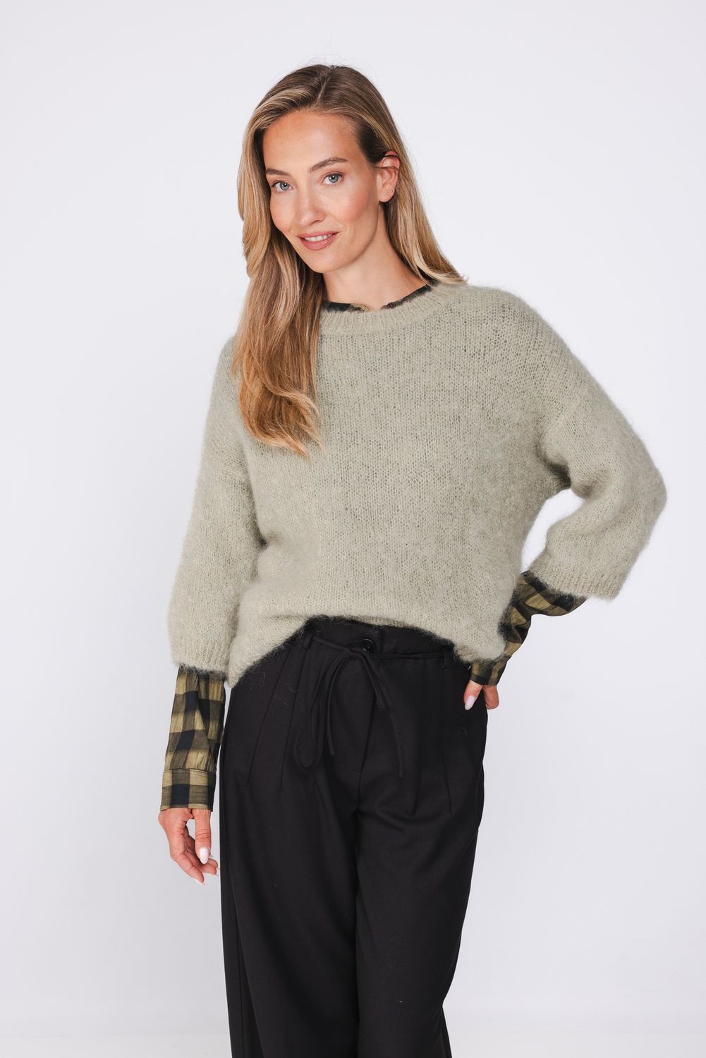 W27 POOLS PULL OLIVE GREEN 163