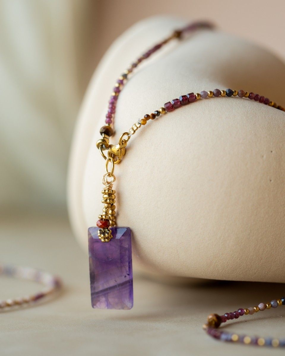 MUJA COLLIER WITH GARNET, MIXED RUBY, AMETHYST & TIGER EYE MIXED GEMSTONES