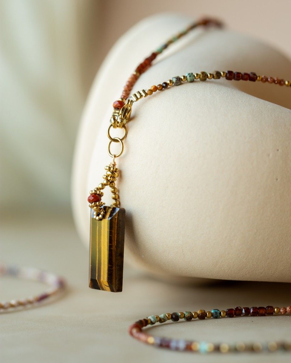 MUJA COLLIER WITH GARNET, TRUQUOISE, GOLDSTONE, TIGER EYE, RED JASPER MIXED GEMSTONES