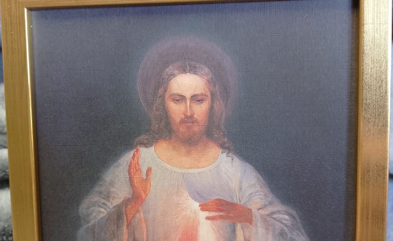 Gnadenbild vom Barmherzigen Jesus mit goldenem Bilderrahmen (17x32cm) Gnadenbild vom Barmherzigen Jesus mit goldenem Bilderrahmen (17x32cm)
