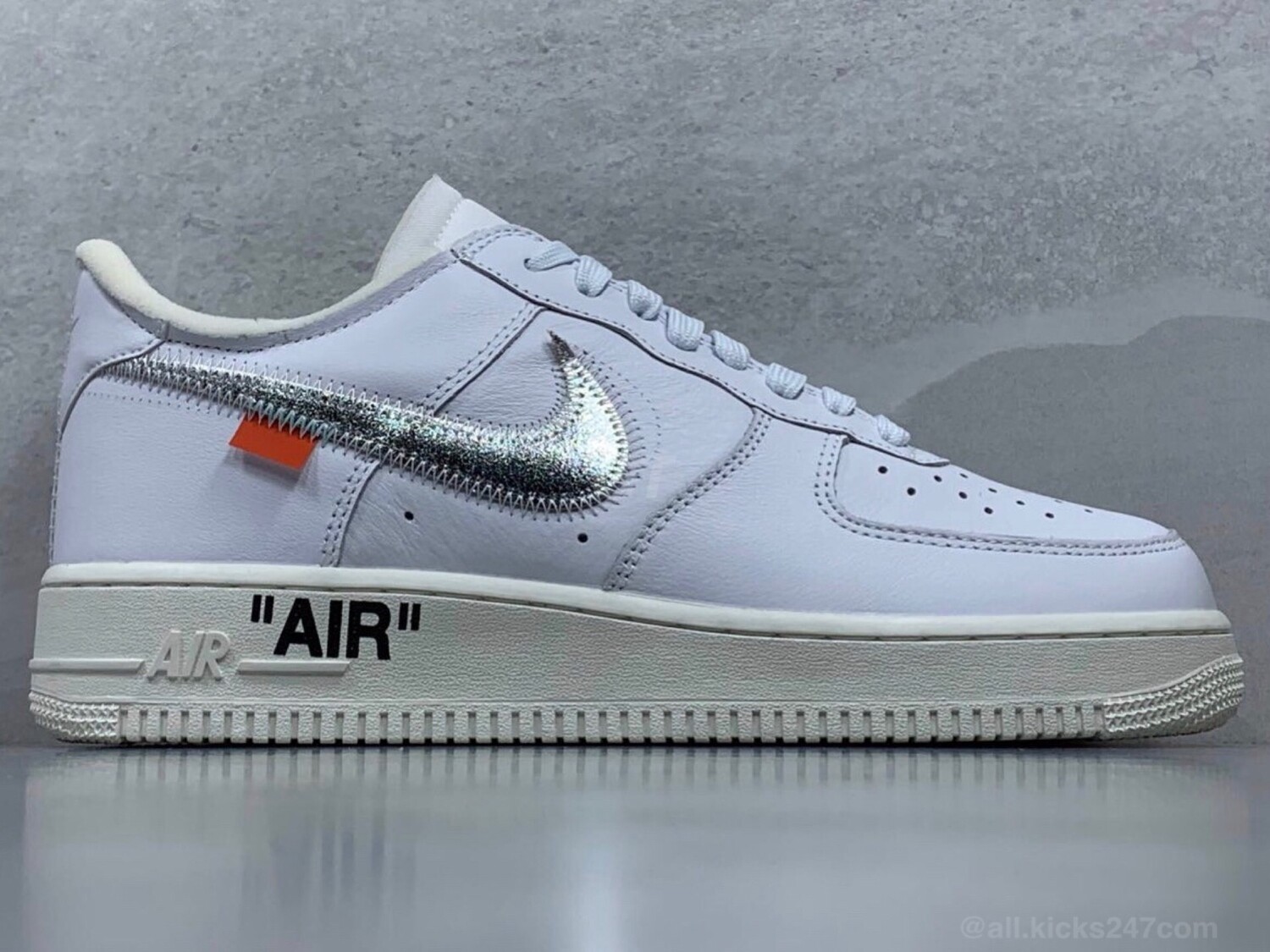 GT Off-White Air Force 1 Complex Con/MOMA
