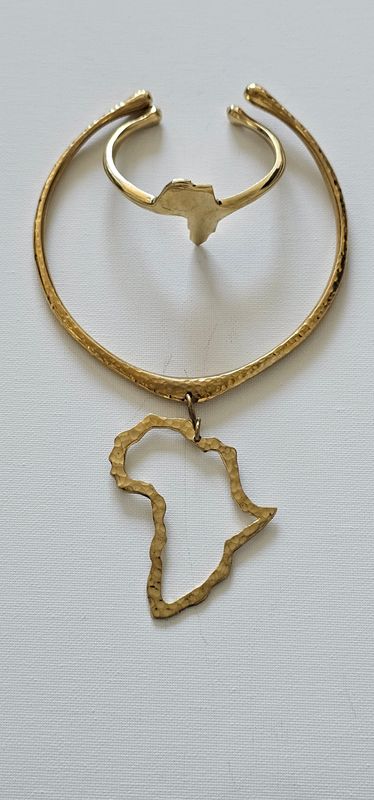 African Heritage Collar &amp; Bangle