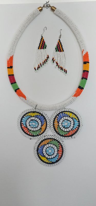 Maasai Set - Necklace &amp; 2 pairs of Earrings