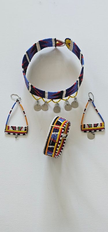 Maasai Jewellery Set - Choker, Bracelet &amp; Earrings