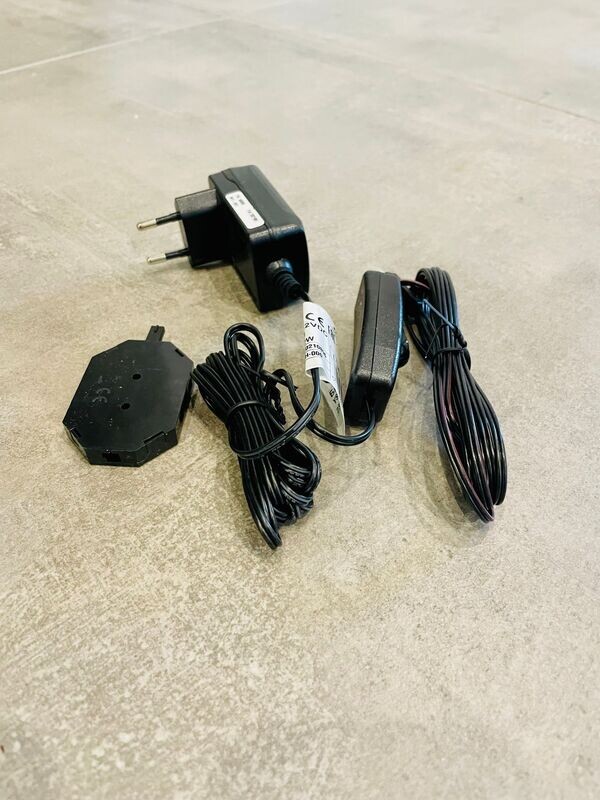 Steckertrafo 230V   12W/12VDC