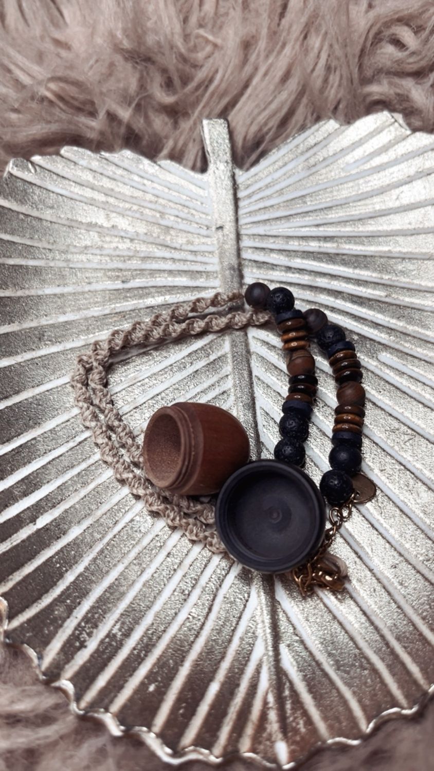 Eichelkette mit Lavastein