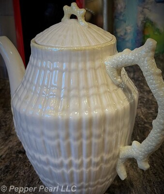 Teapots, Coffeepots & Sets