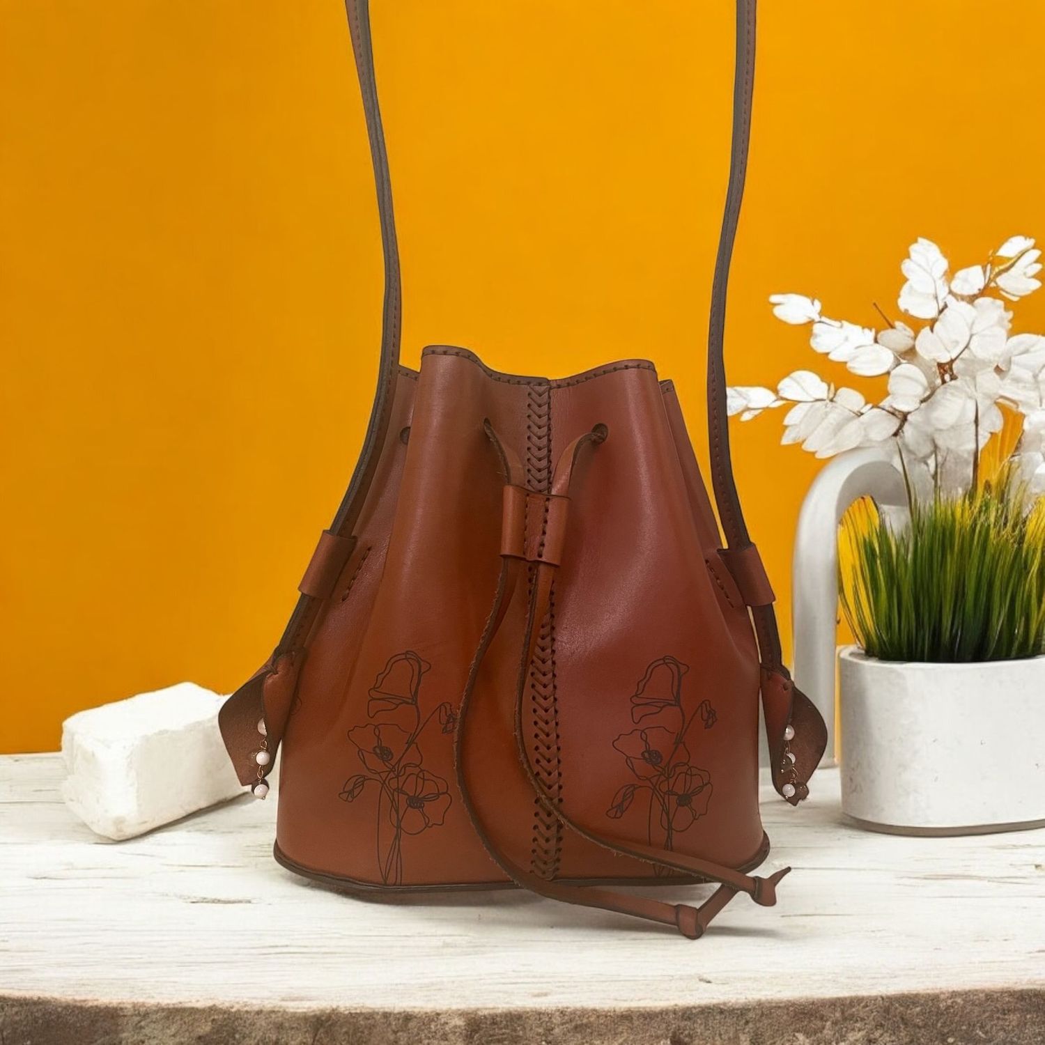 Bucket bag