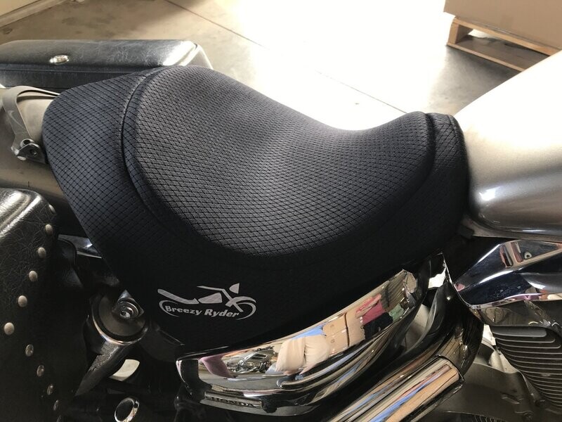VTX 1300 Front Seat