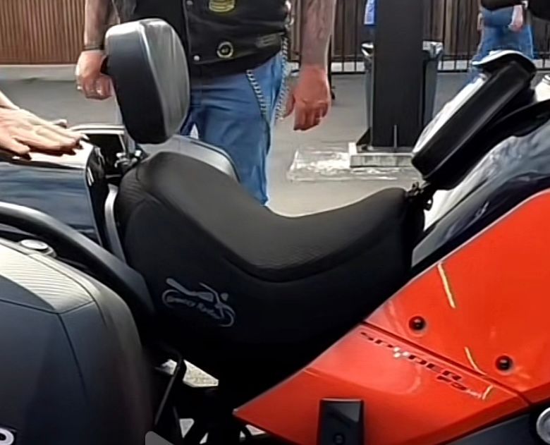 Breezy Ryder for Can Am Front and back seat