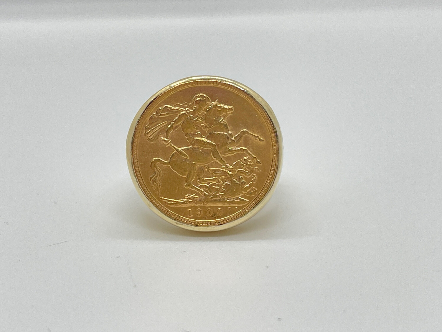 22ct Gold Sovereign Coin In 9ct Yellow Gold Ring