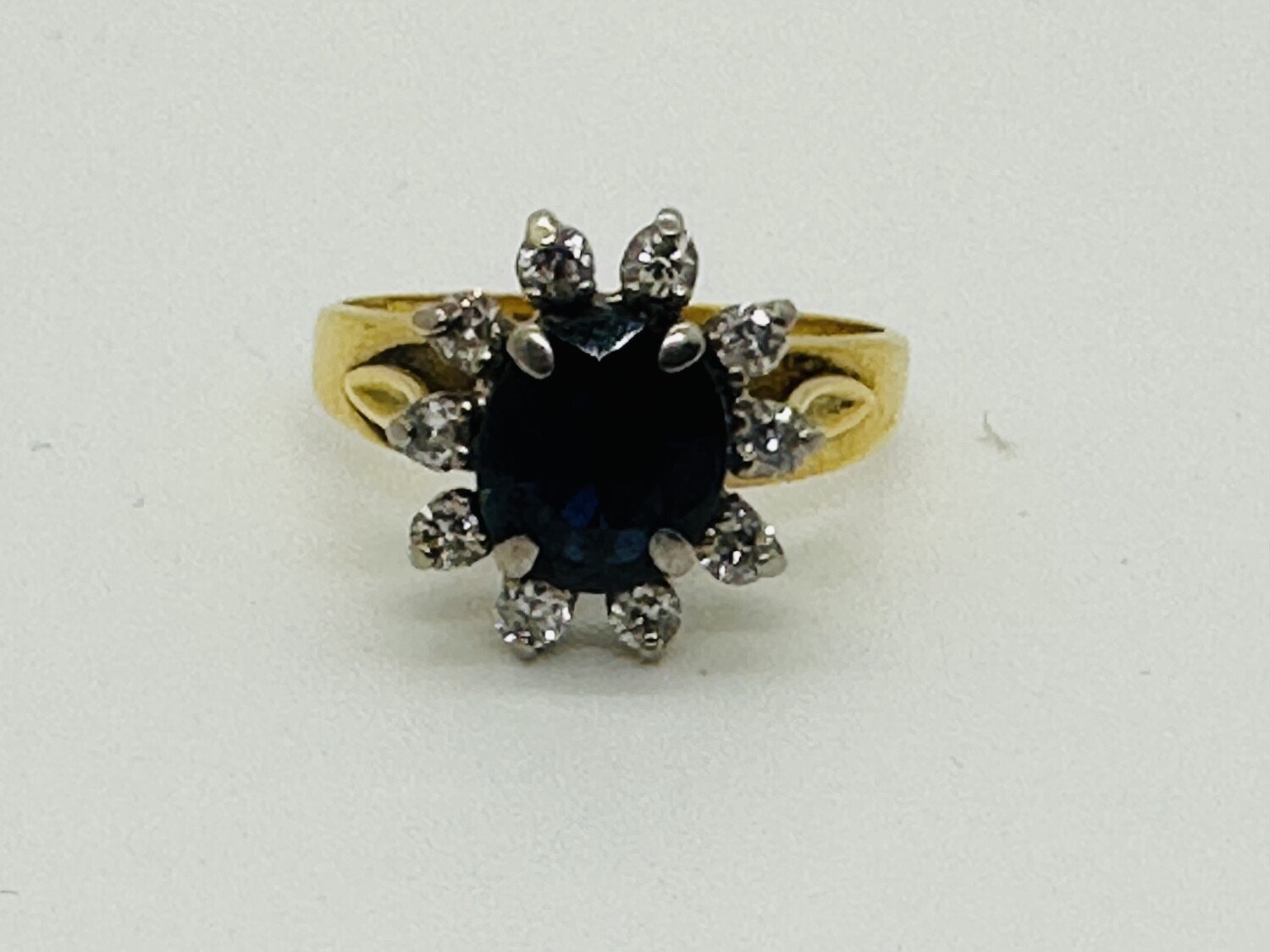 18k Sapphire diamond cluster ring