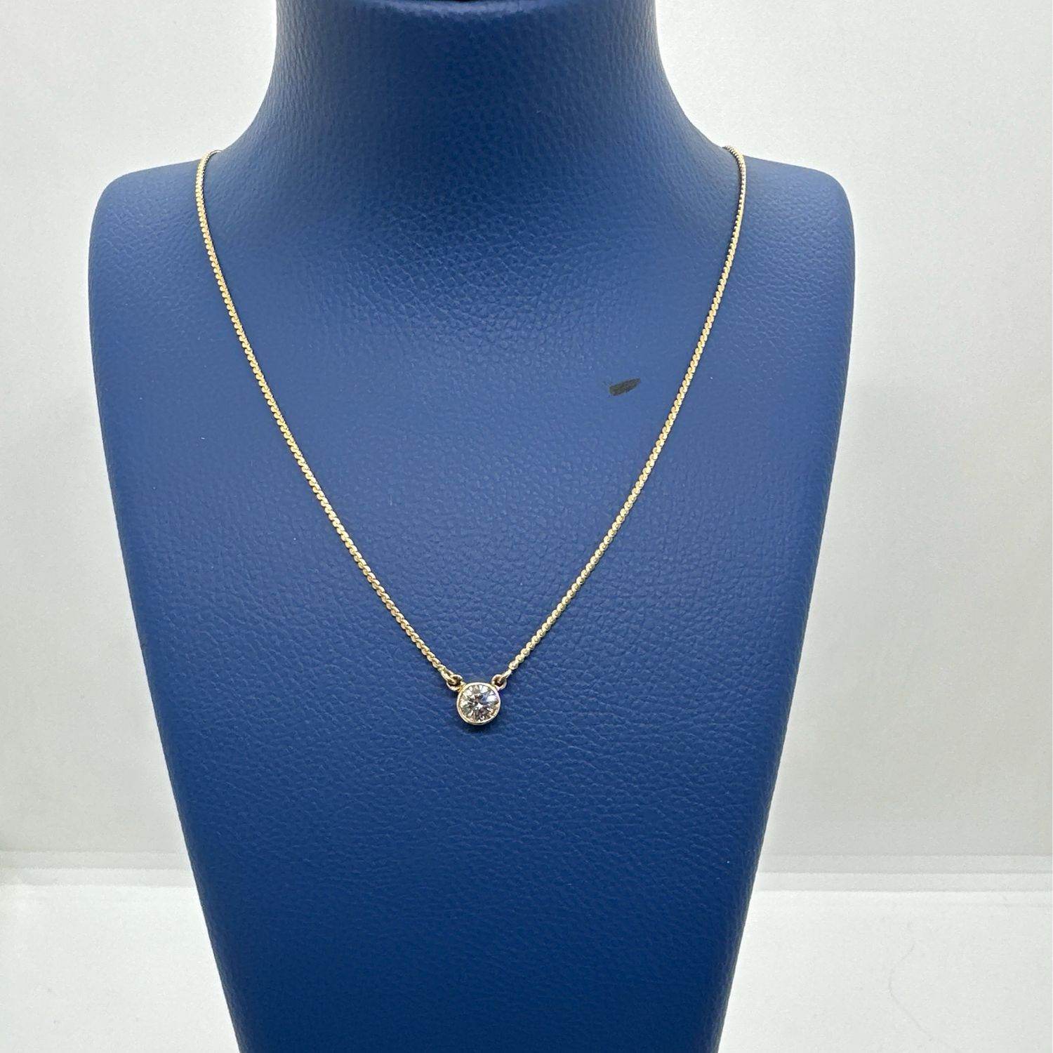 18ct Yellow Gold Diamond Set Necklace