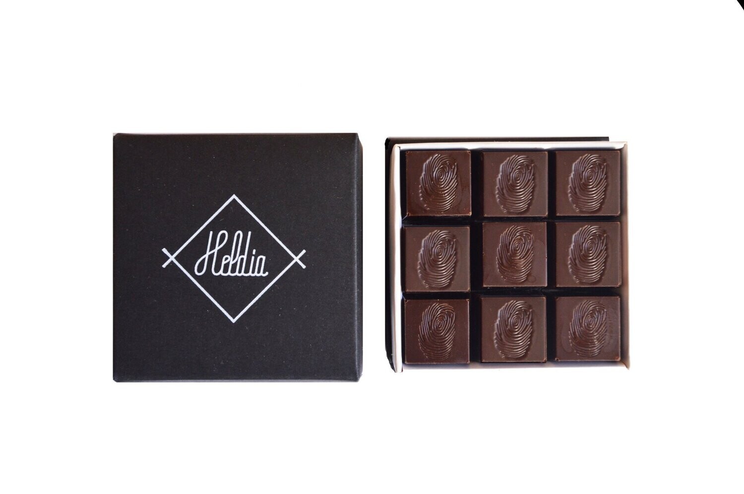 Assortiment de 18 chocolats fins noirs (écrin noir)