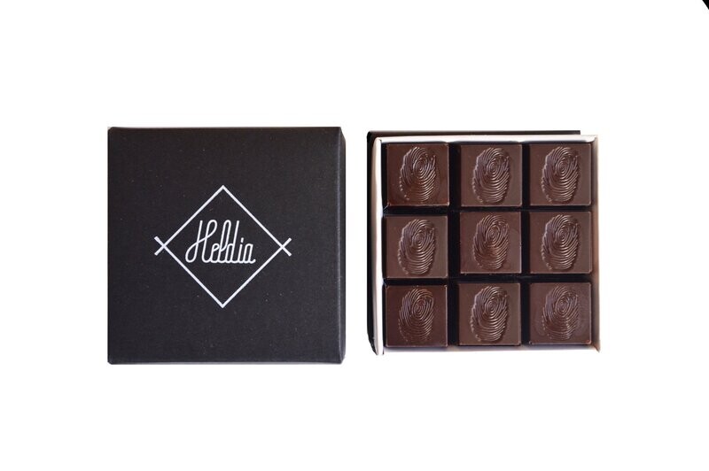 Assortiment de 18 chocolats fins noirs (écrin noir)