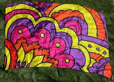 Surfadelic 70's Flower Flag