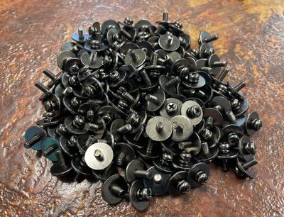 20 Pack - lug casing screws