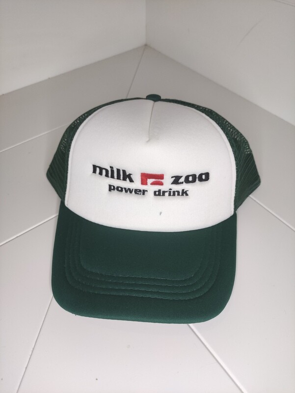 Cappellino Trucker logo ricamato &quot;MILK ZOO&quot; colore verde scuro
