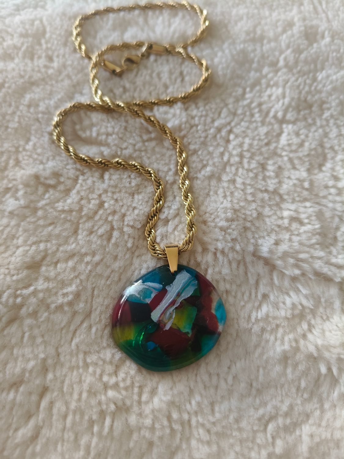 Marbled Glass Pendant/Gold Tone Rope Chain