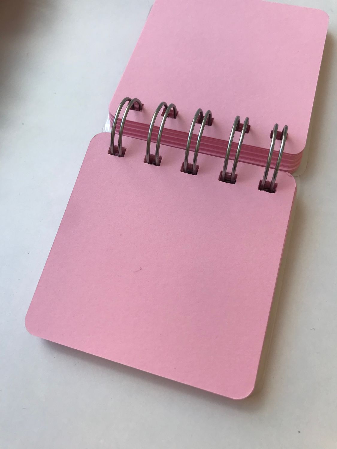 Sketchbook mikro (Sketchy) 160g pink