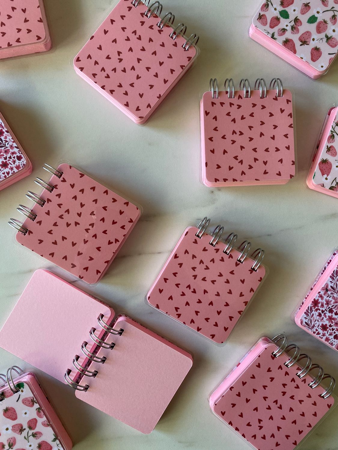 Sketchbook mikro (Sketchy) 160g pink