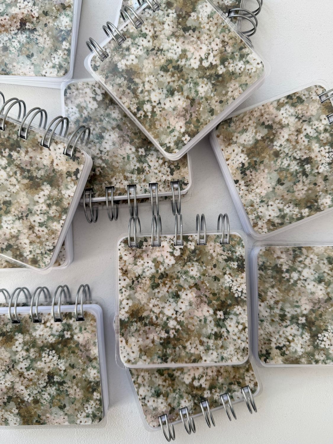 Sketchbook mikro 120g beli (70x70)