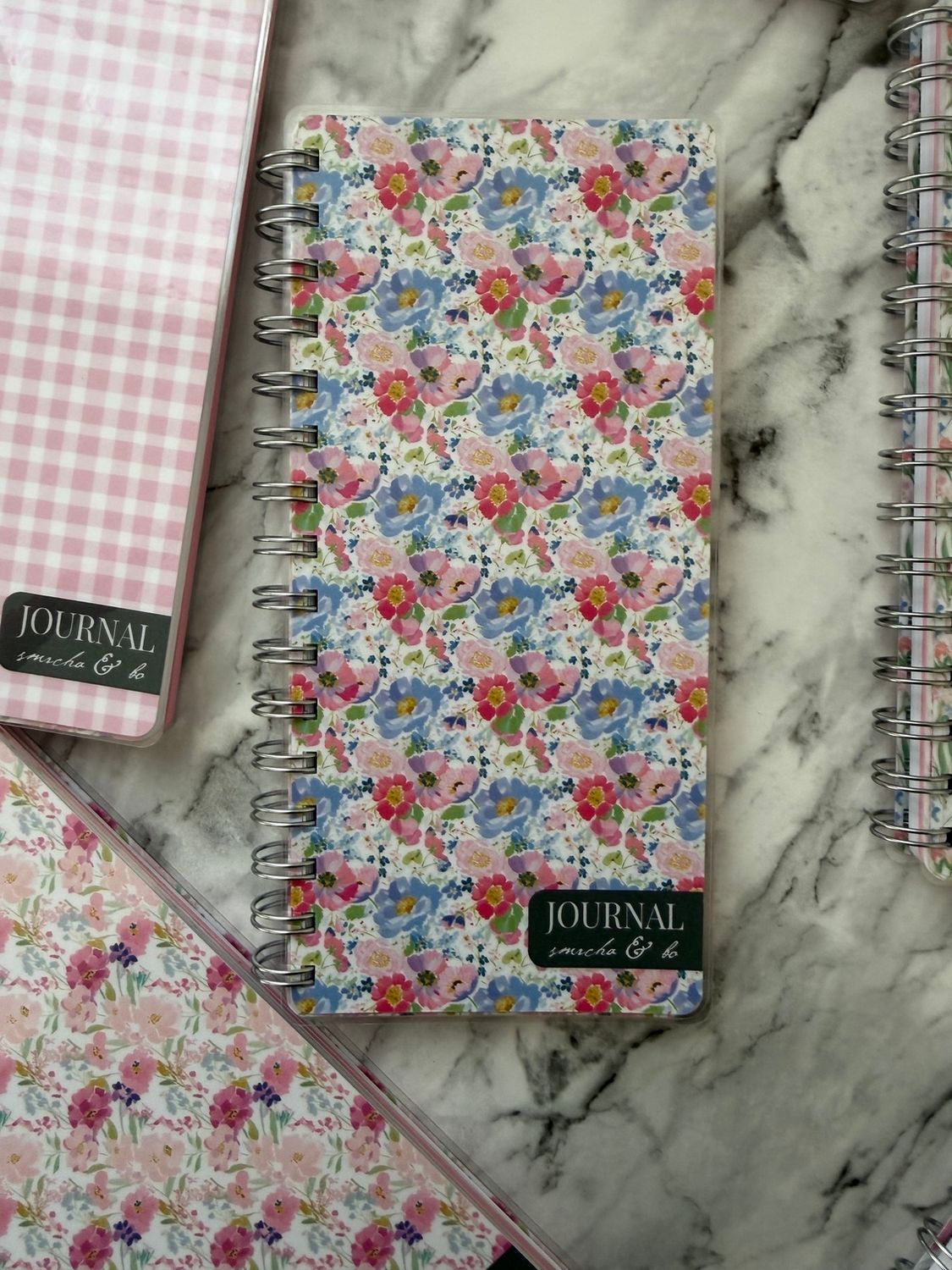 Journal uski sa roze listovima