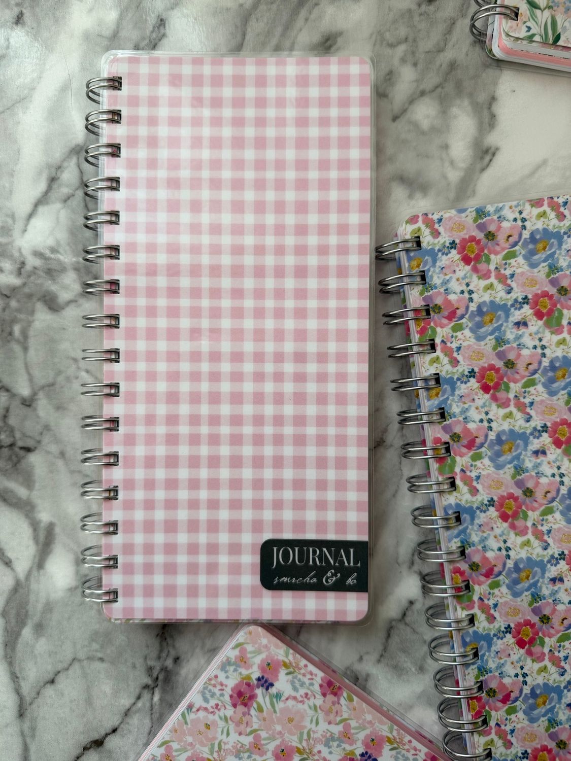Journal uski sa roze listovima