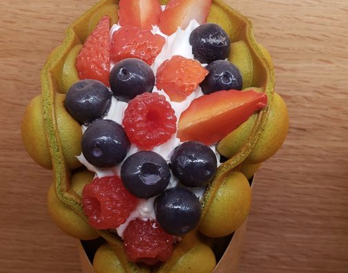 Berries Green Tea Egg Puff