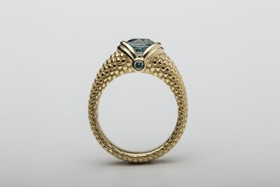 18k yellow gold blue zircon Zigrino ring