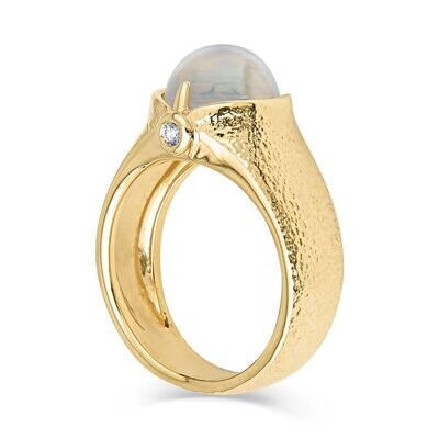 Moonstone and diamond yellow gold hammered ring