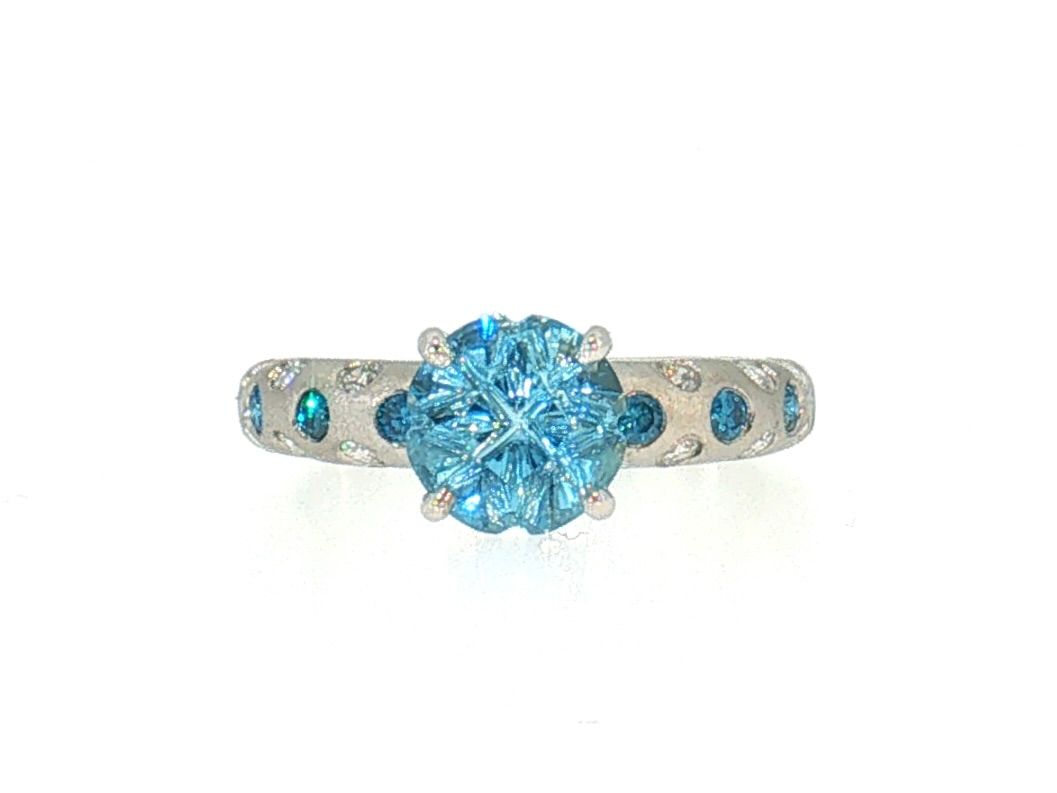 Aquamarine & Diamond Ring Aquamarine & Diamond Ring