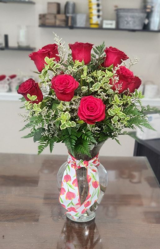 1 Dozen Red Rose Arrangement