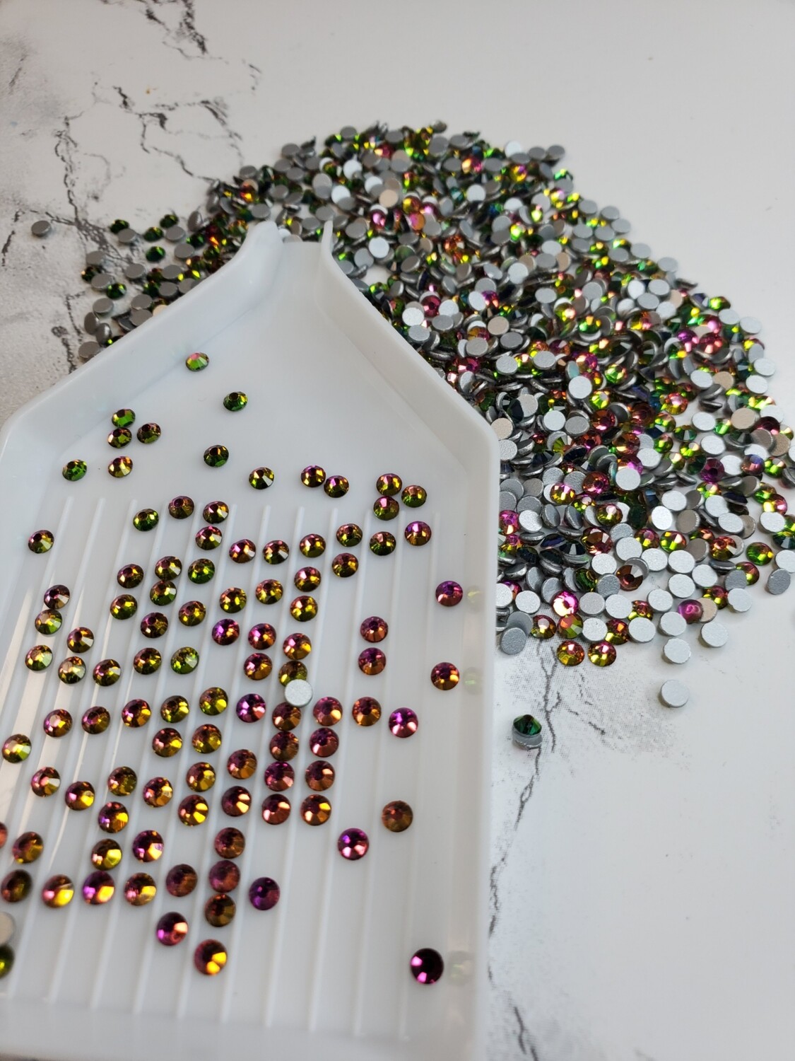 SS10 Glass Rhinestones Color shift Rainbow 