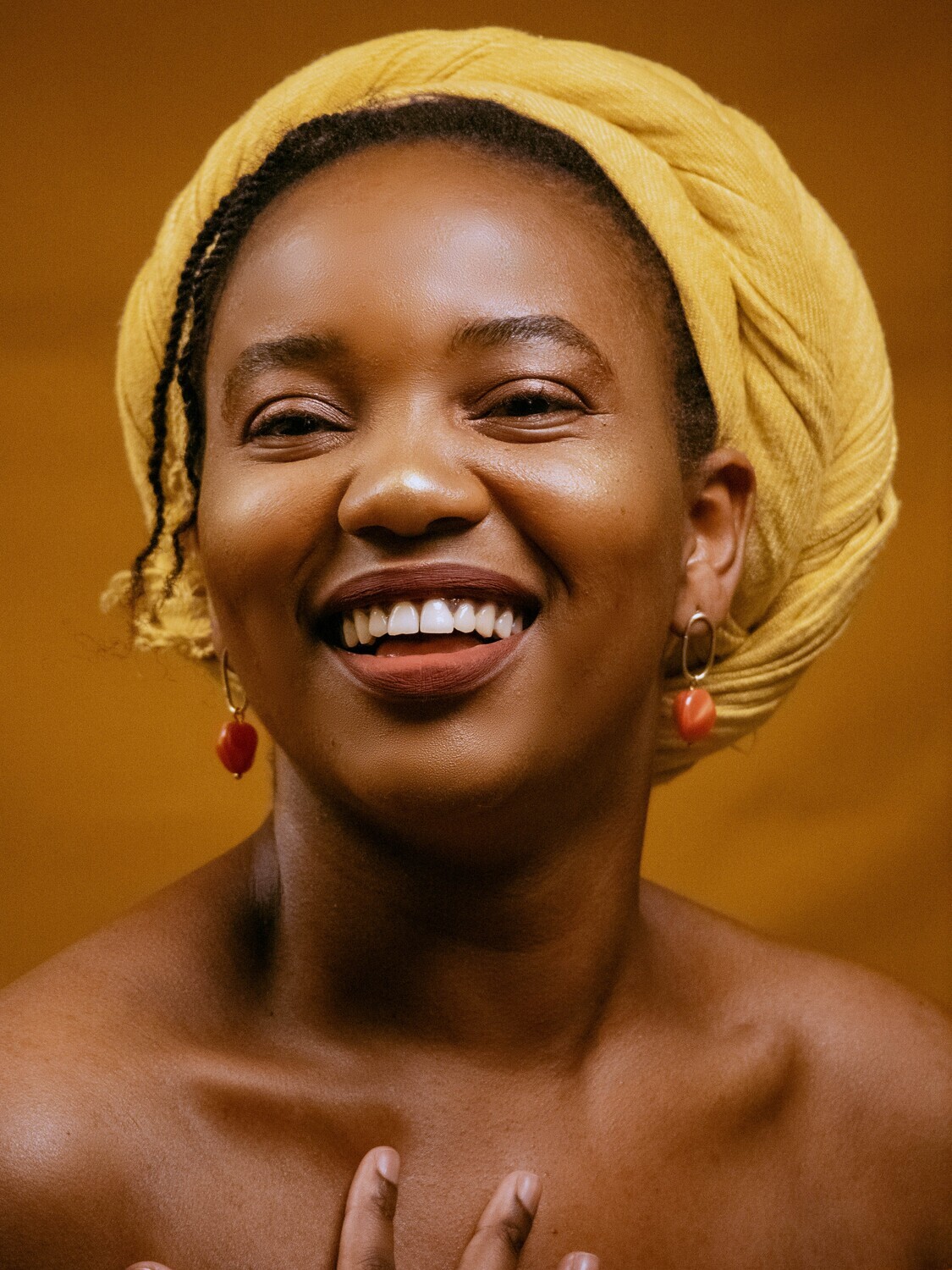 AKELLO DROP  STUD EARRINGS