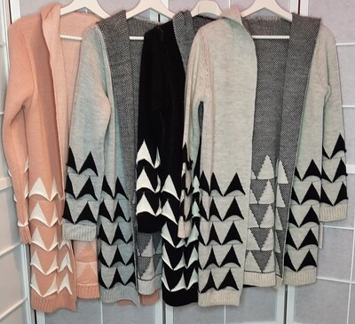 Strickjacke mit Kapuze