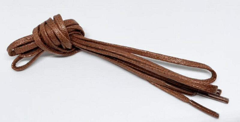 Fine flat waxed Havana laces
