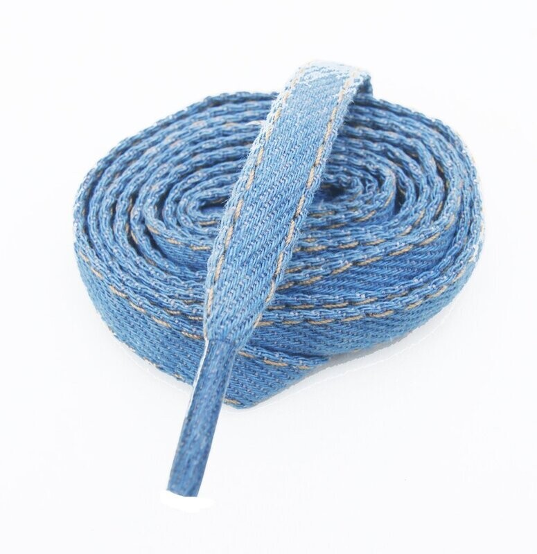Light jeans flat shoelaces