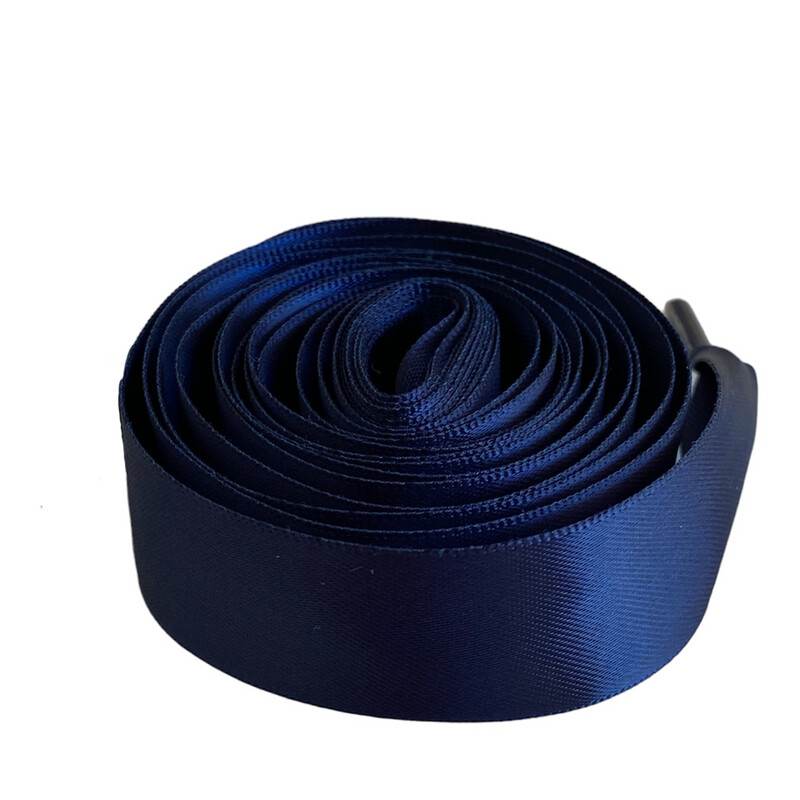 Lacets plats larges en satin bleu marine